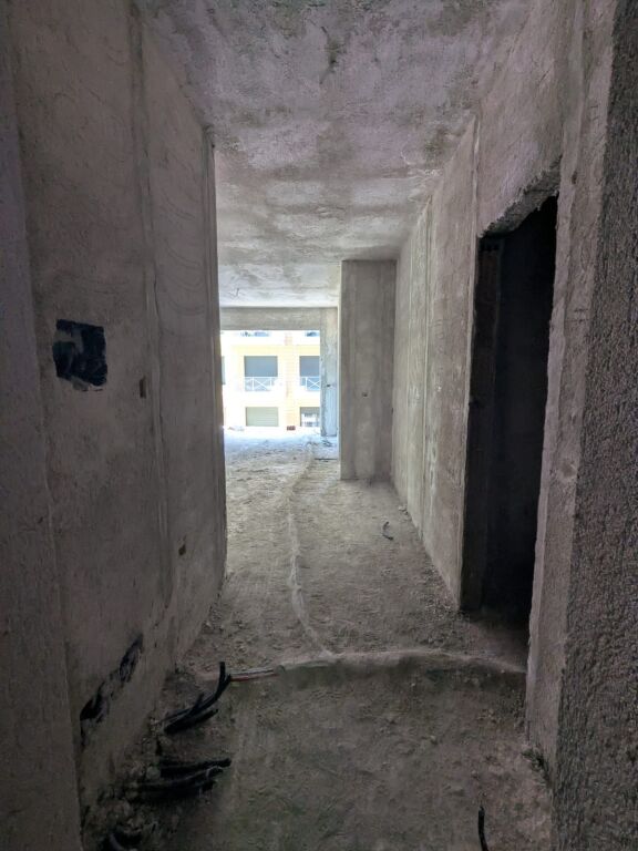SHITET APARTAMENT 1+1 ME PAMJE ANESORE DETI NË UJE TE FTOHTE VLORË