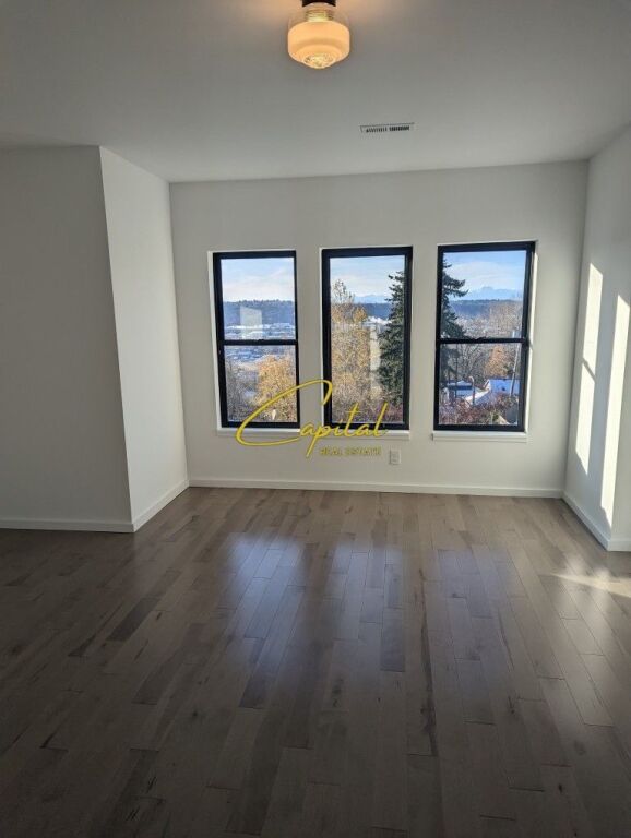 OFFICE FOR RENT 70 M2 CENTER 900 EURO