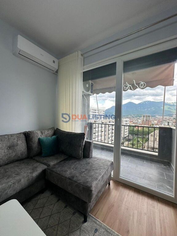 Ofrojme Apartament 2+1 me qira te Rruga 5 Maji