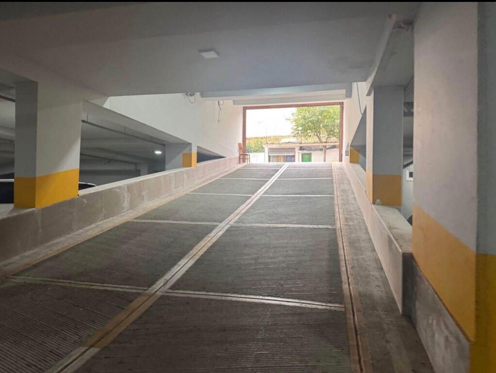 Post Parkimi për Shitje  📍 Rruga Tefta Tashko, Pazari i Ri