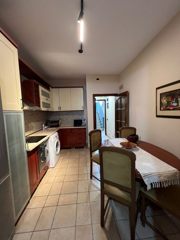 Apartament i konvertueshem ne 2+1 per Qera