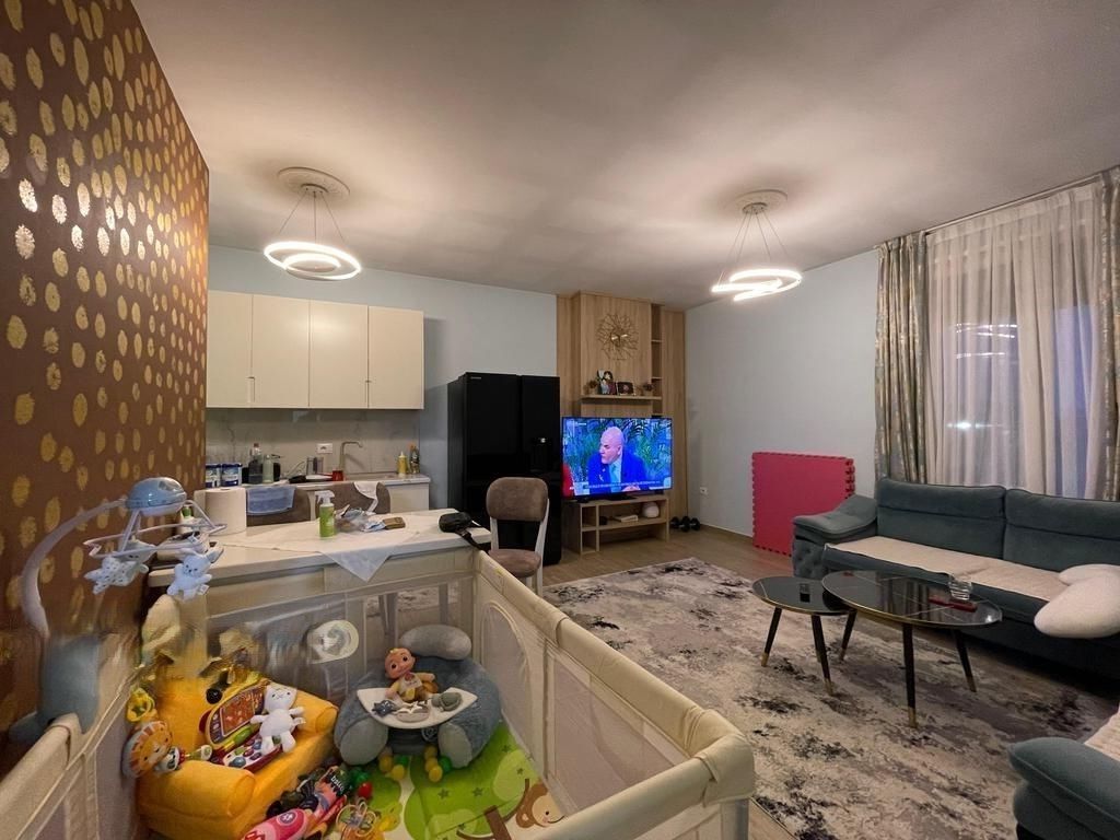 SHITET APARTAMENT 2+1 TE SHKOLLA E BASHKUAR