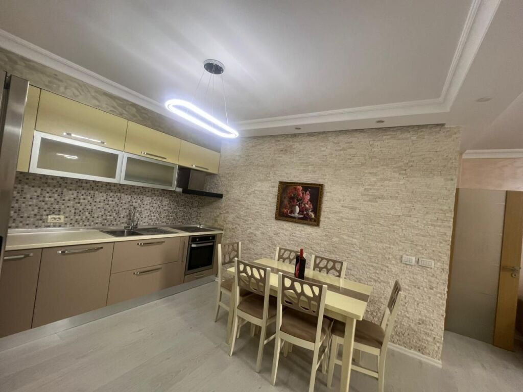 Appartamento 3+1+2 in vendita – Porcelan, vicino a UET, Tirana