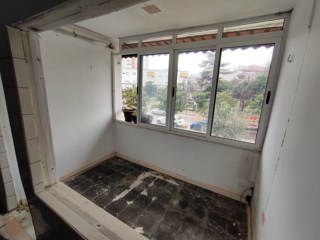 SHITET APARTAMENT 1+1 – QENDËR ELBASAN