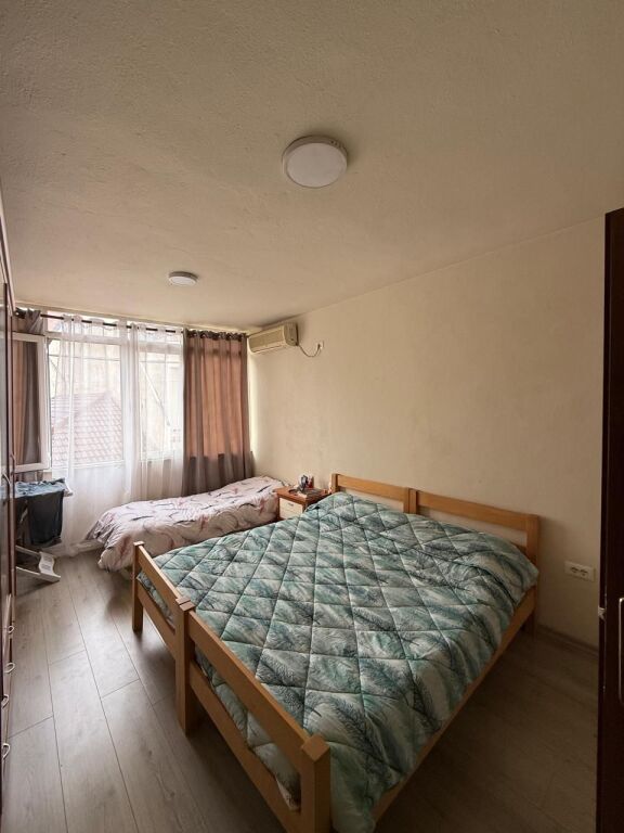 📌 Jepet me qira dupleks 1+1 – Bulevardi Zogu i Parë