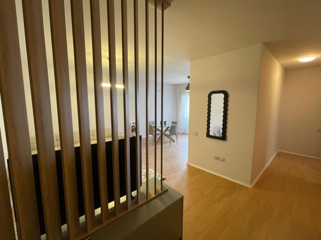 Shitet Apartament 2+1 Sarande