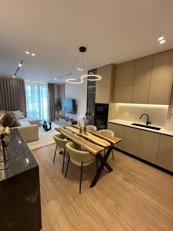 APARTAMENT ME QERA 2+1+2+2 MINE PEZA 1.500 EURO FH-67038