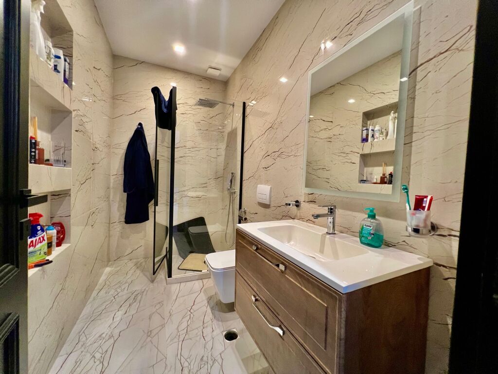 VENDIAMO, PENTHOUSE MODERNO 3+1+3 con 3 POSTI AUTO