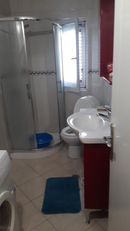 Apartament 1+1, Xhamia e Tabakeve!