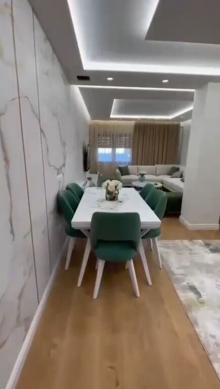Apartament per qera 2+1 me 2 poste parkimi tek kopshti botanik