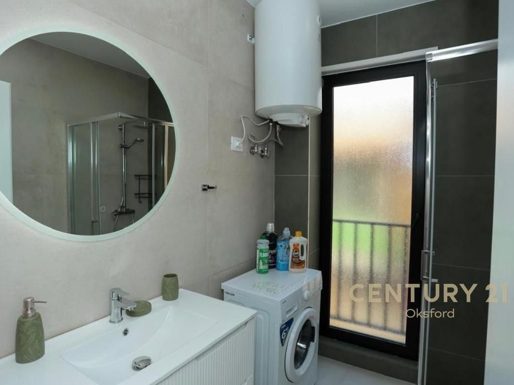 Vendesi in vendita appartamento 1+1 investito in Via “Siri Kodra”!
