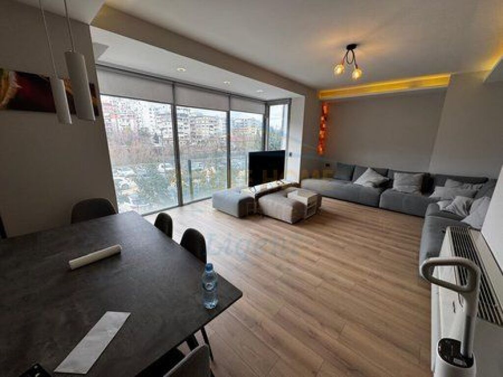 Appartamento 2+1+2 in vendita al Lago Secco di Tirana