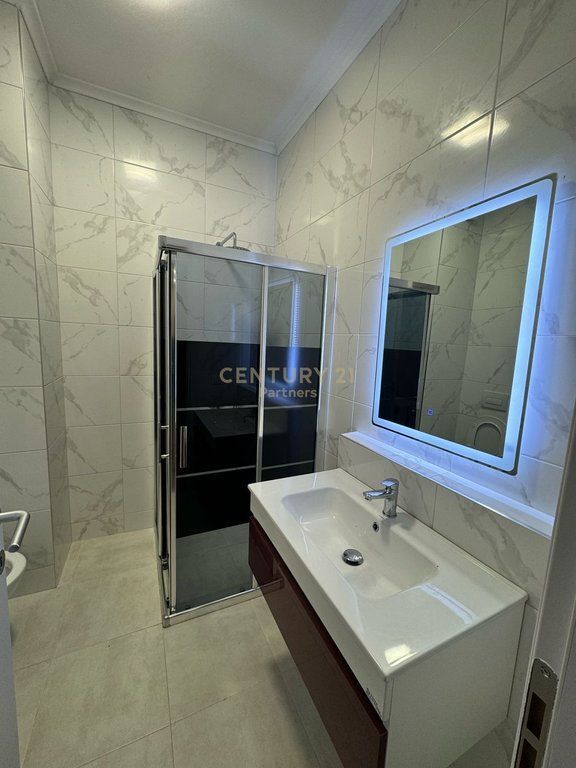 Apartament 2+1+Post Parkimi me qira te Kodra e Diellit
