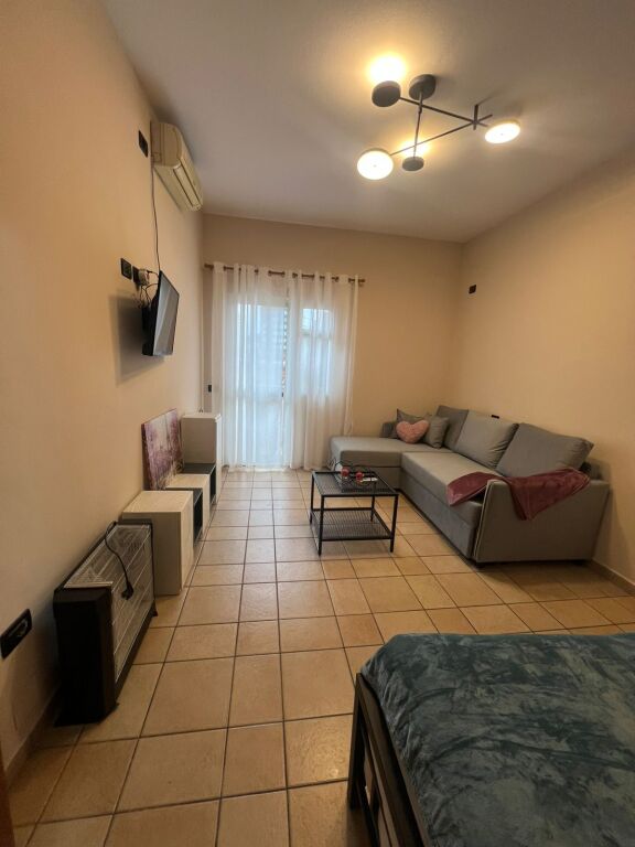 Apartament i konvertueshem ne 2+1 per Qera