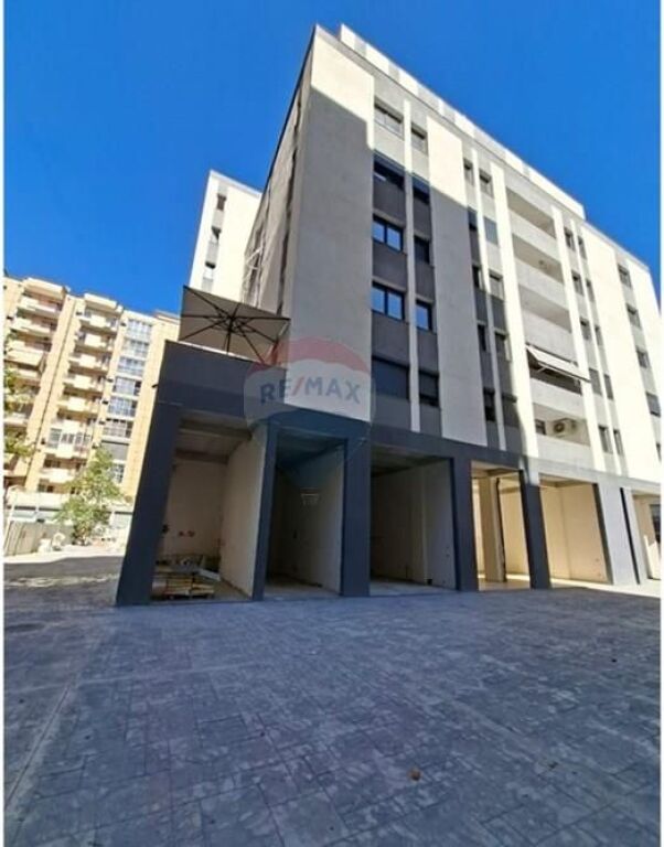 Appartamento - In Vendita - Via Loni Ligori, Tirana