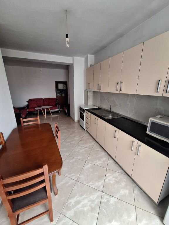 Apartament me qira 1+1 ne Astir, prane Bar Artisti