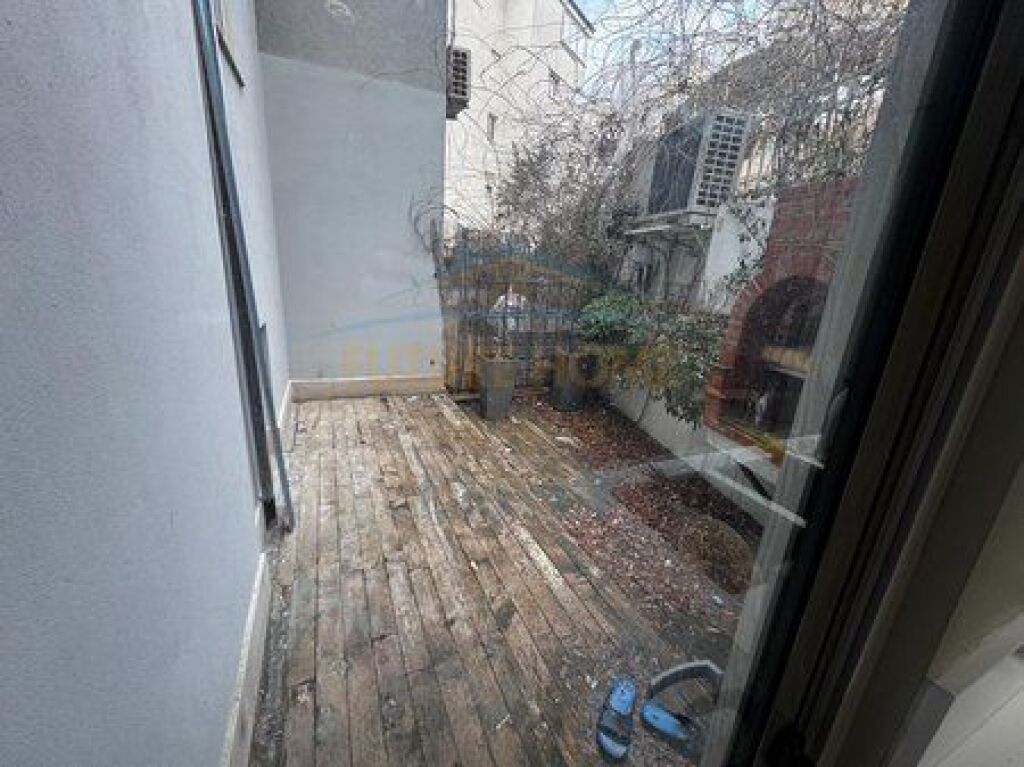 Appartamento 2+1+2 in vendita al Lago Secco di Tirana