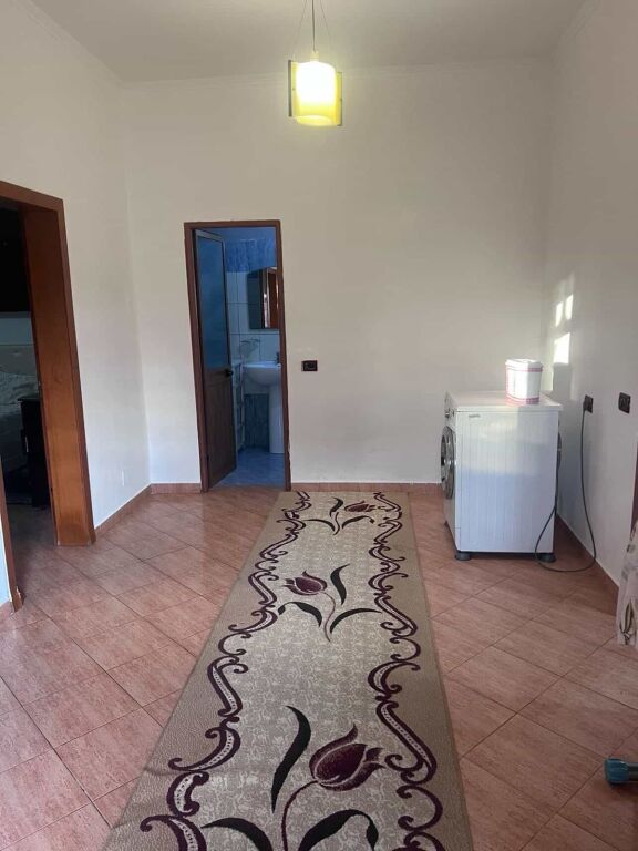 📣 AFFITTO Appartamento 2+1 Con Parcheggio 📍 Vicino Casa Italia ✨ 💶Prezzo 40.000 Leke al Mese
