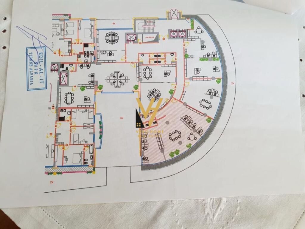 UFFICIO 139 M2 IN AFFITTO IN VIA ELBASAN 3.800 EURO