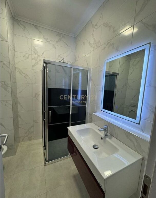 APARTAMENT ME QIRA 2+1+POST PARKIMI KODRA E DIELLI
