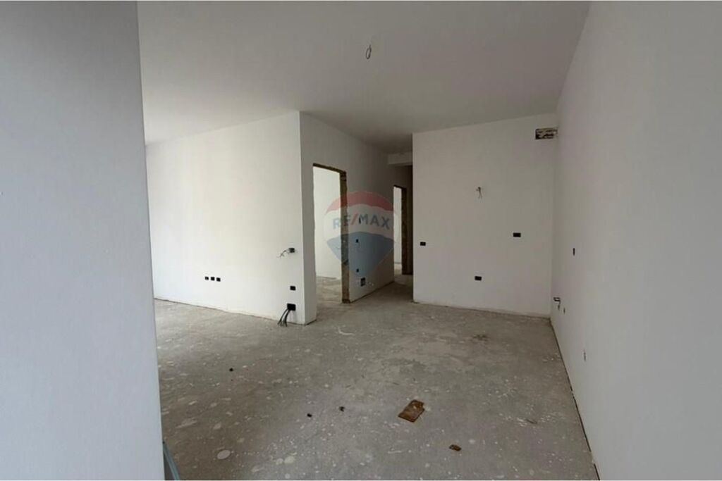 Apartament - Për Shitje - Rruga Ali Demi, Tiranë