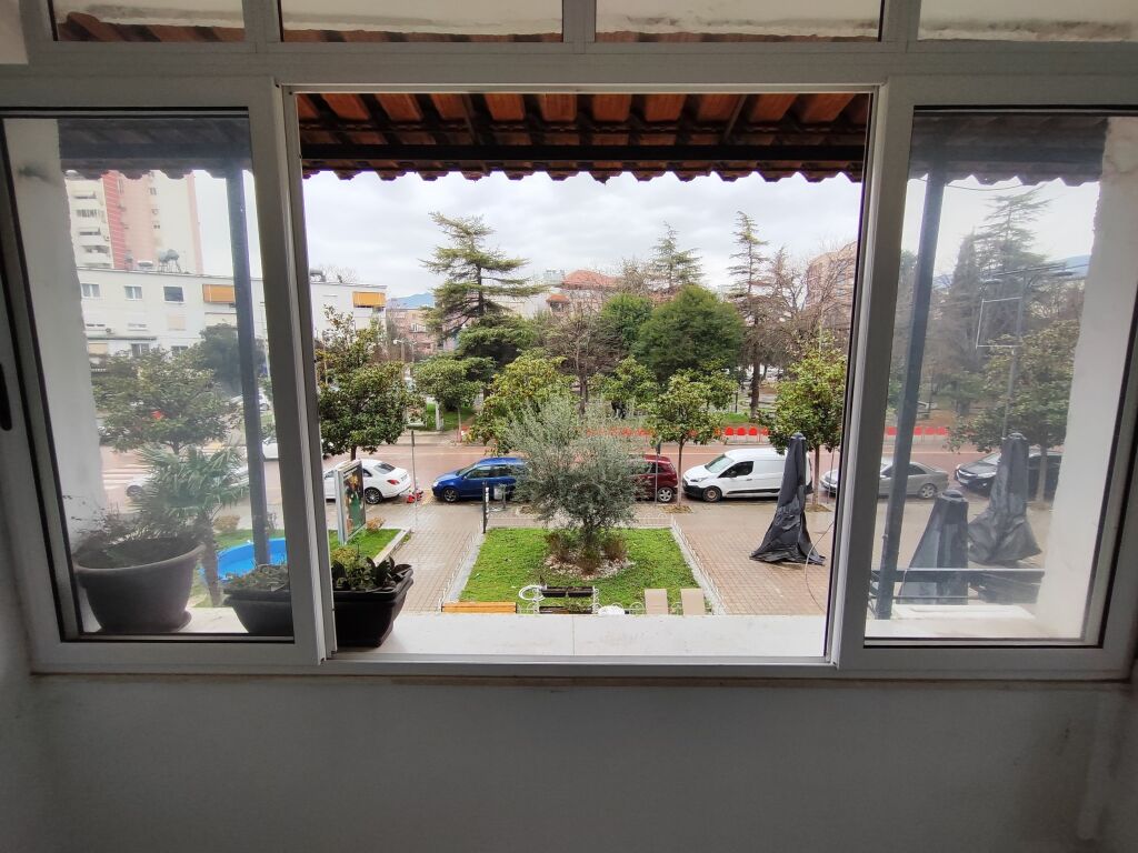 SHITET APARTAMENT 1+1 – QENDËR ELBASAN