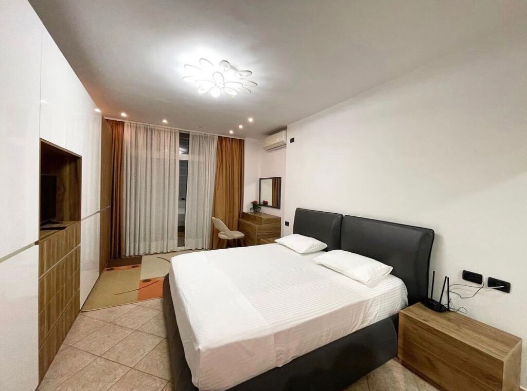 Apartment 3+1+Parking for rent at the Paris Municipality.