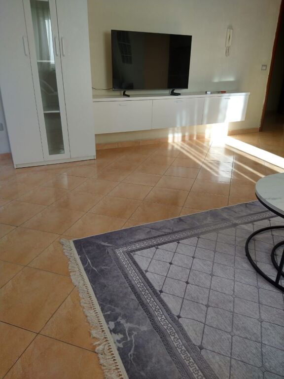 Jepet me Qera Apartament 1+1 tek Kazazi Durres