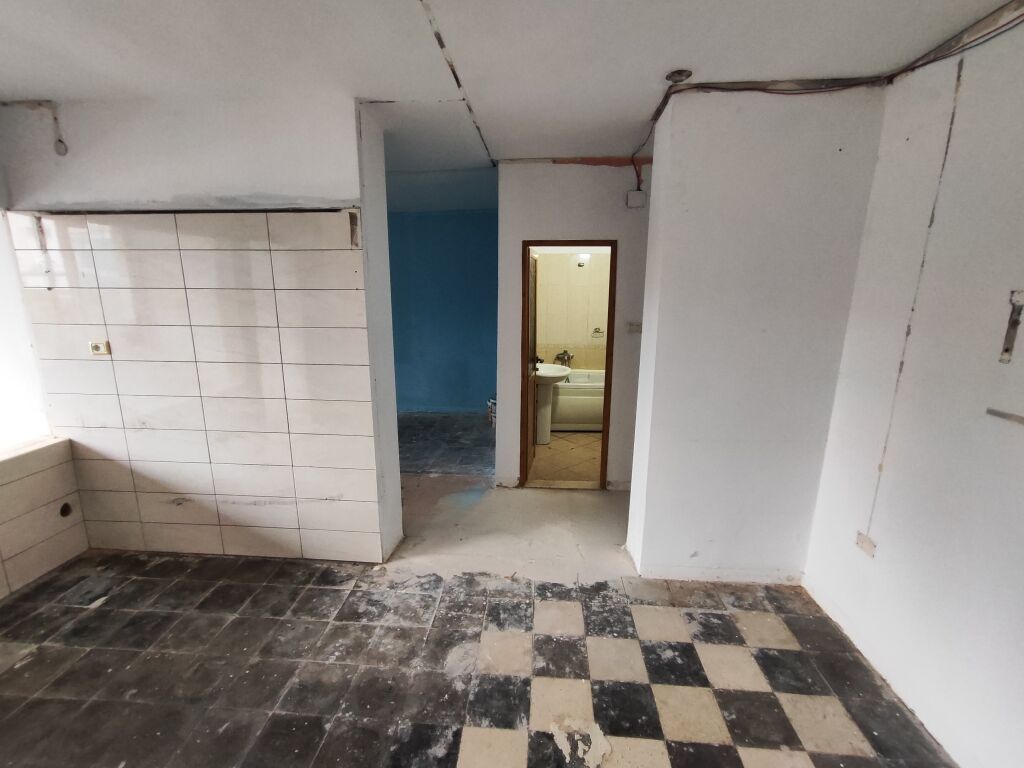 SHITET APARTAMENT 1+1 – QENDËR ELBASAN