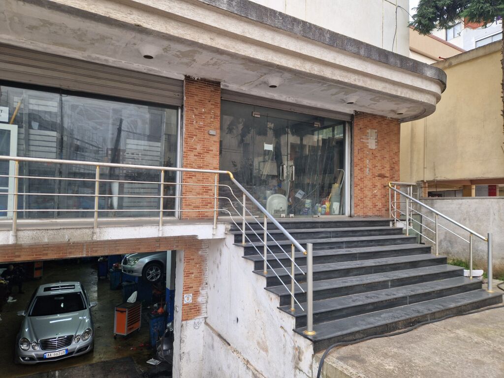 LOCALE COMMERCIALE IN VENDITA VICINO A KUPOLES – OPPORTUNITÀ DI INVESTIMENTO