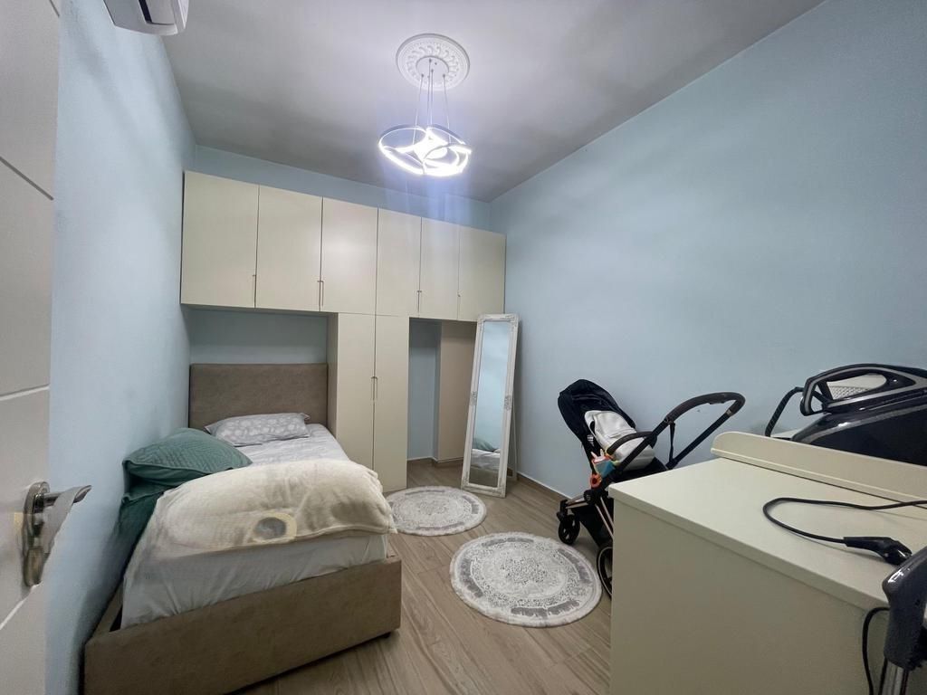 SHITET APARTAMENT 2+1 TE SHKOLLA E BASHKUAR