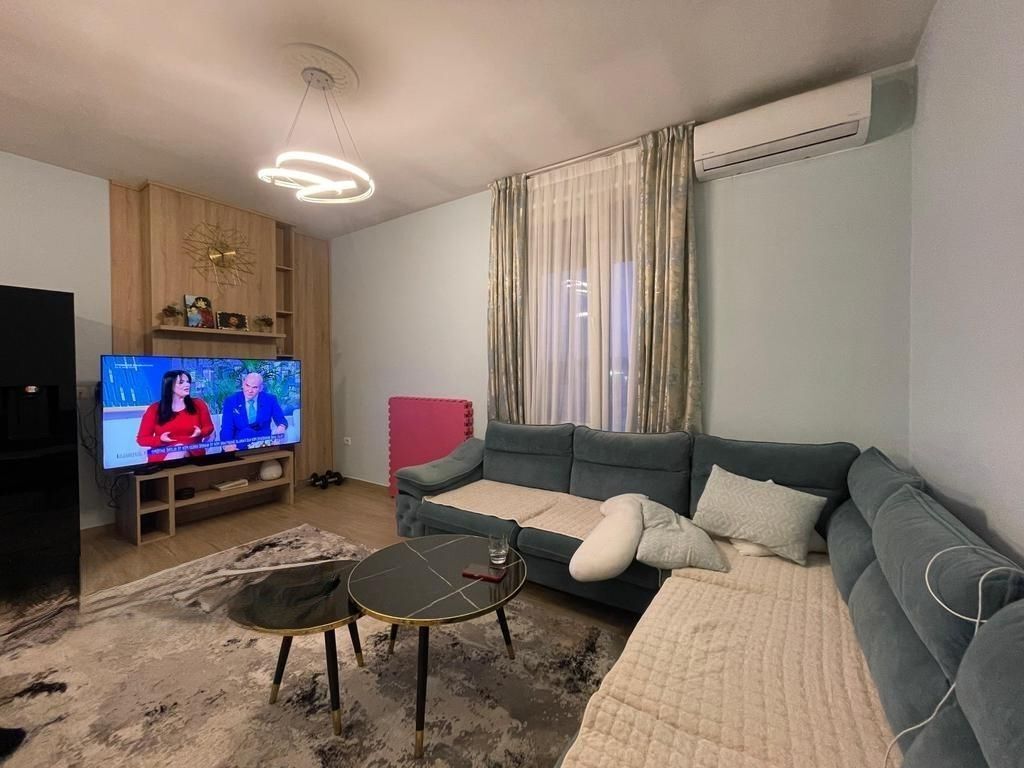SHITET APARTAMENT 2+1 TE SHKOLLA E BASHKUAR
