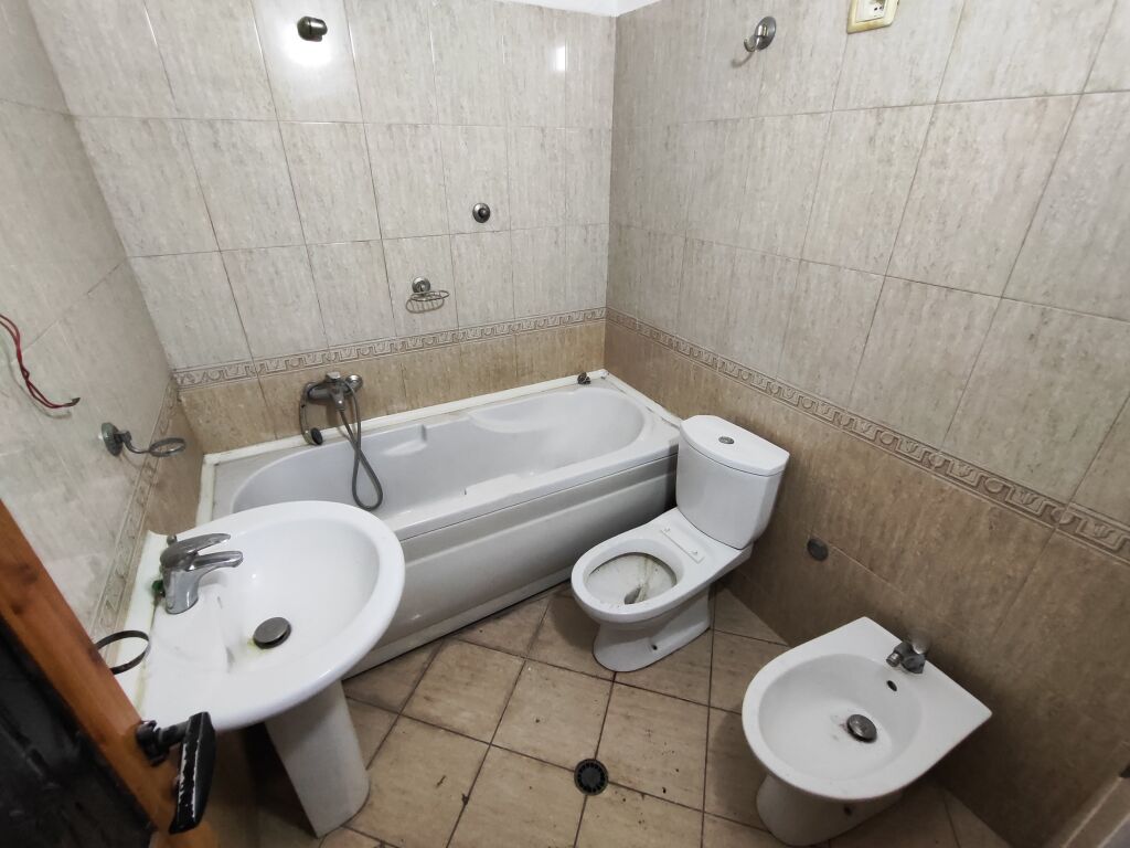 SHITET APARTAMENT 1+1 – QENDËR ELBASAN