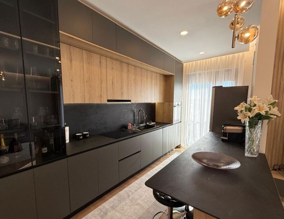 JEPET ME QERA APARTAMENT MODERN 2+1+2