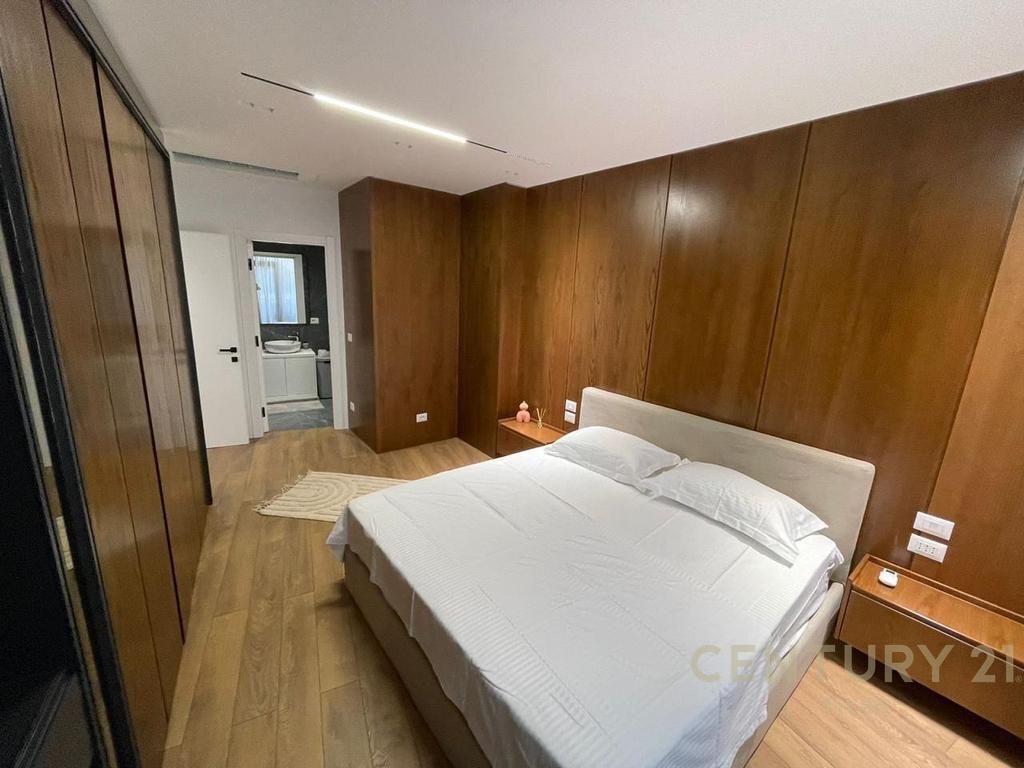 JEPET ME QIRA APARTAMENT 2+1+2+POST PARKIMI TEK LAKE VIEW RESIDENCE, RRUGA E KOSOVAREVE!