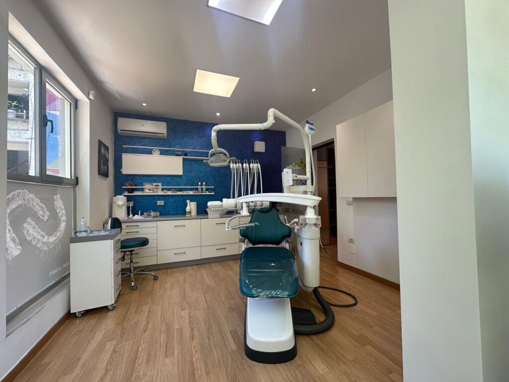 CLINICA DENTALE IN AFFITTO_DI FRONTE A DELIJORGJI_VIA BAJRAM CURRI