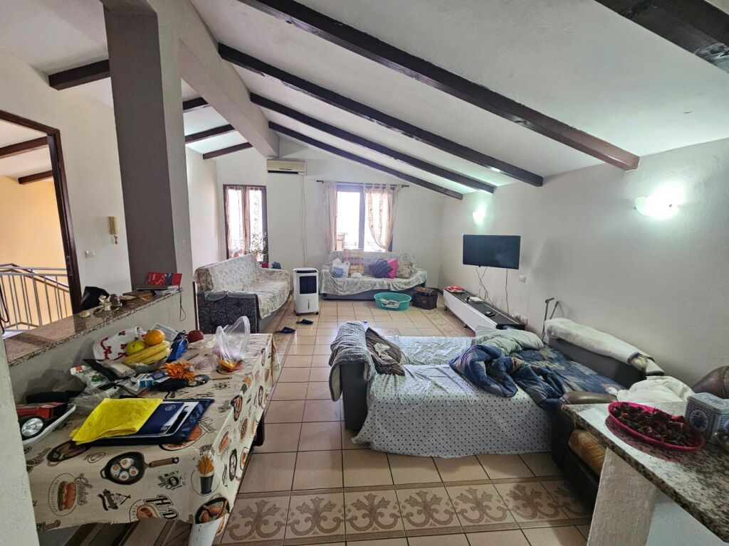VENDESI APPARTAMENTO 3+1 VICINO A KAZAZI A DURRËS