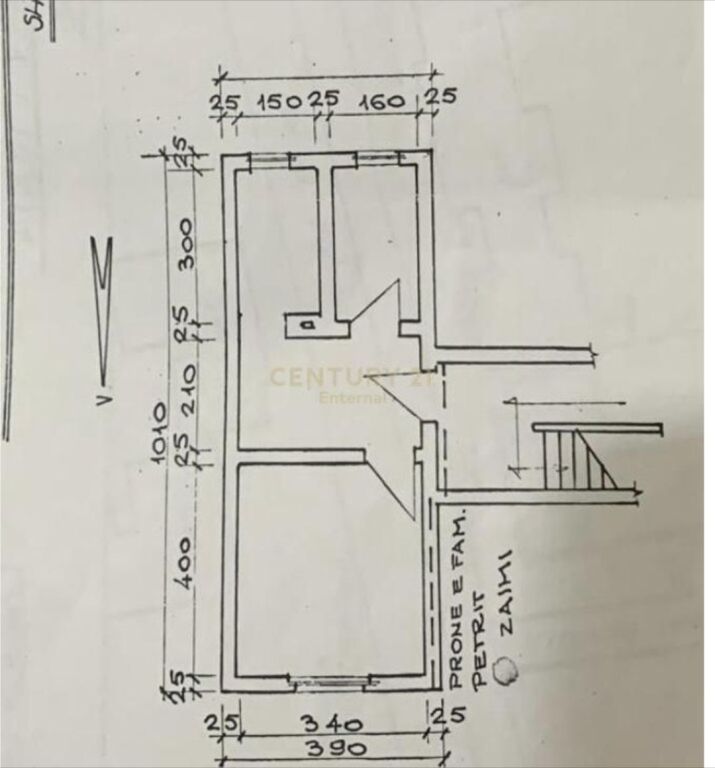 Mercato Cam - Vendesi unità al piano 0 fronte strada con affitto attivo vicino alla Banca d'Albania 202.000 € Sup. Totale 34m2