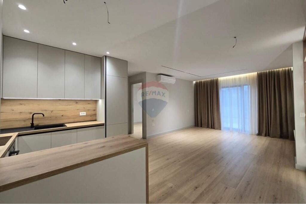 Apartament 2+1 per shitje tek Liqeni Thate!