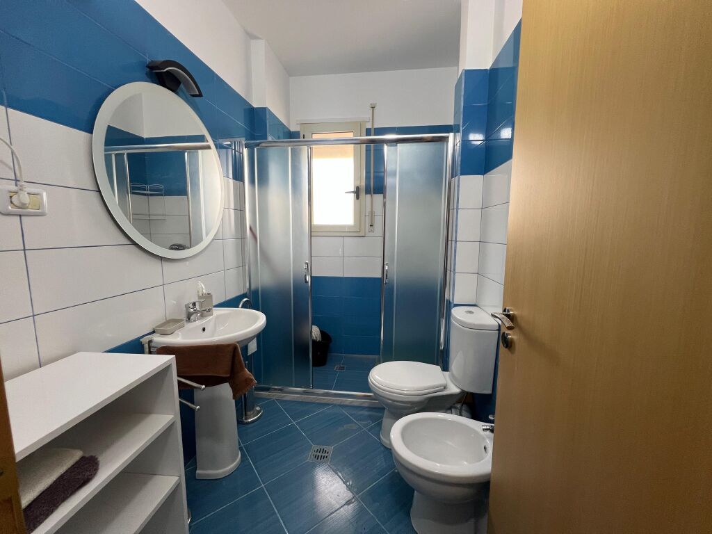 🏡 MONOLOCALE MODERNO IN VENDITA – LUNGOMARE, VLORË