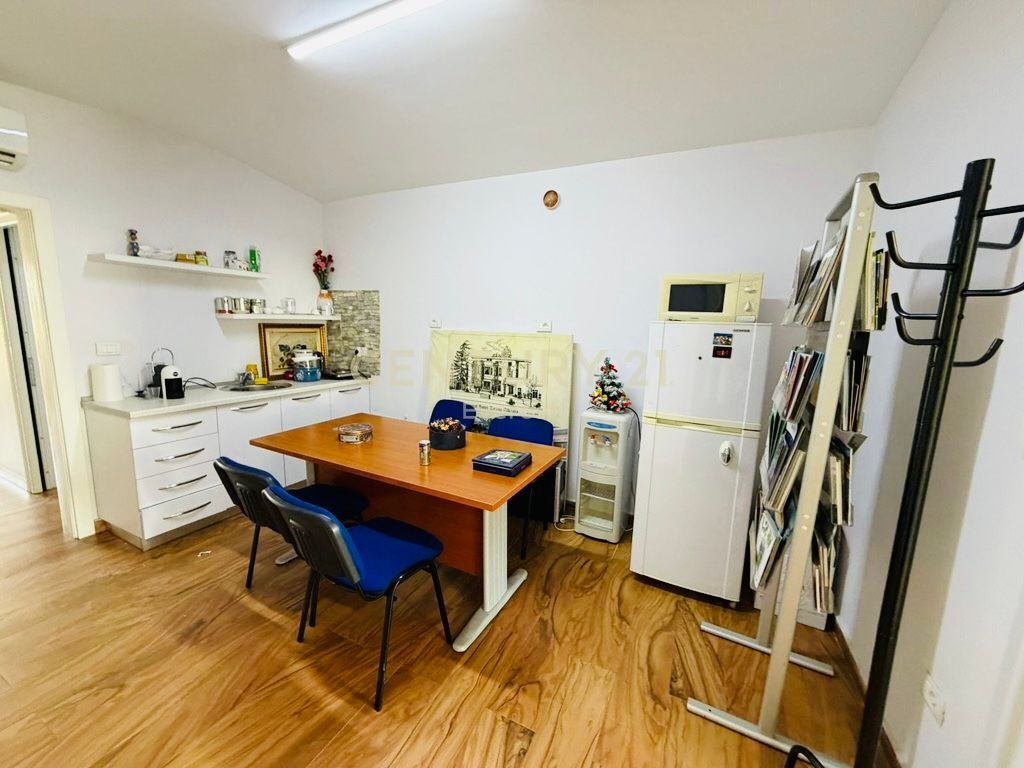 Ufficio in Affitto vicino al Mercato Cam
