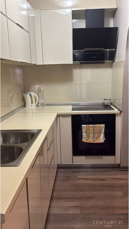 🏡 Shitet Apartament 2+1+2 – Rruga Naim Frashëri