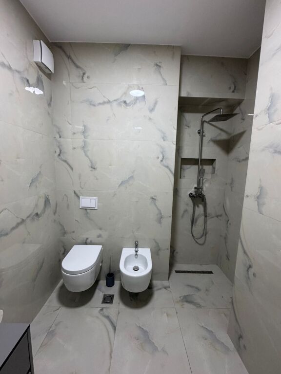 APARTAMENT 1+1  ME QERA KOMPLEKSI DELIJORGJI