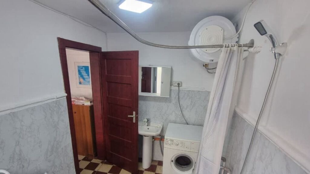 APARTAMENT ME QIRA 2+1- RRUGA FORTUZI