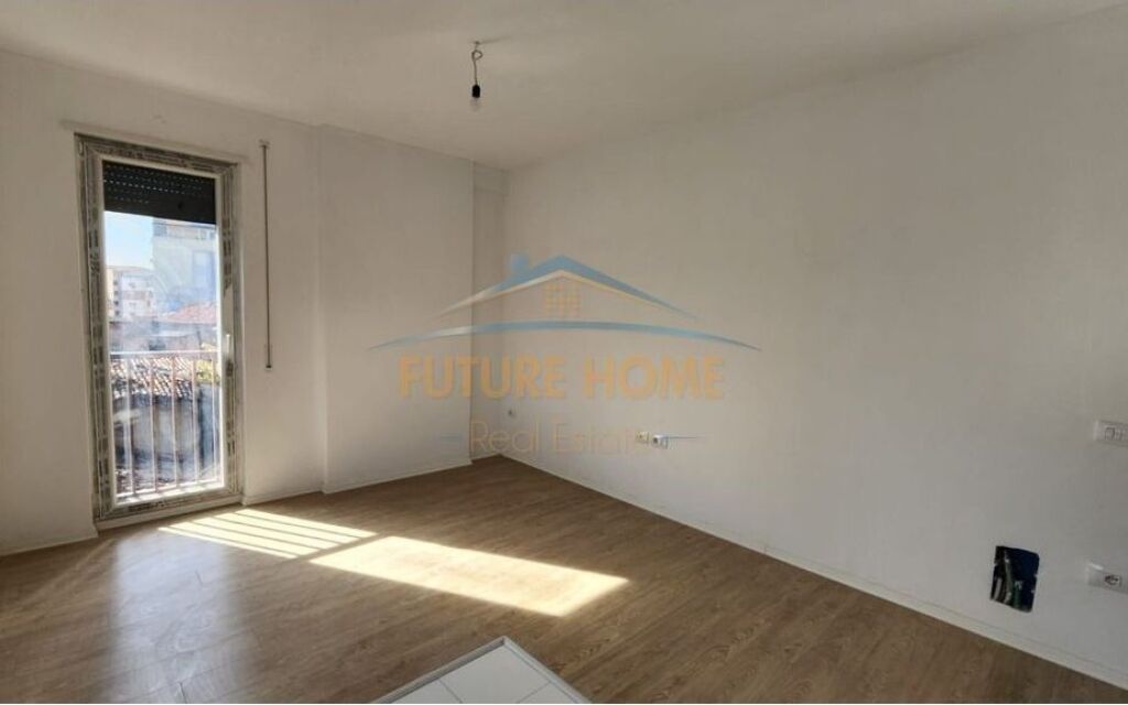 Apartment in Tirana, Njësia Bashkiake Nr. 2 - Pamja 3