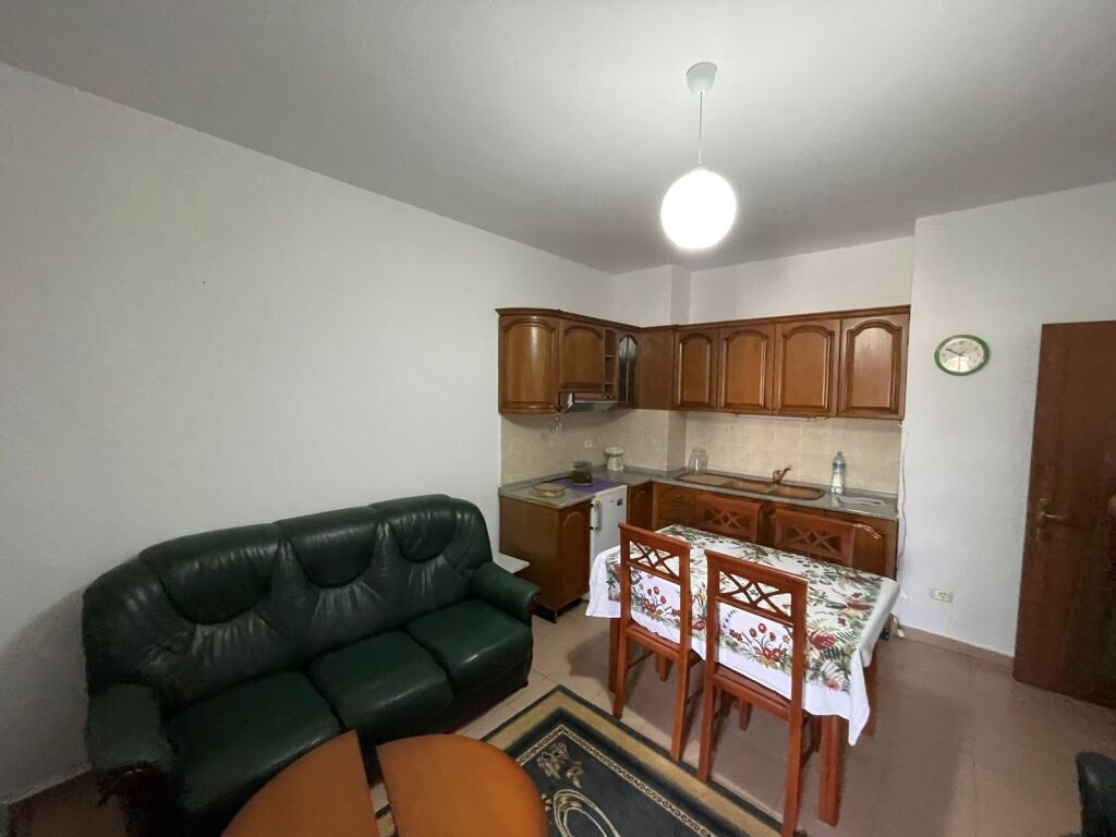 1+1 for rent, Medrese