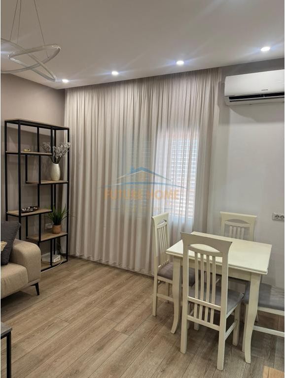Affitto, Appartamento 1+1, Via Ferit Xhajko, Tirana.