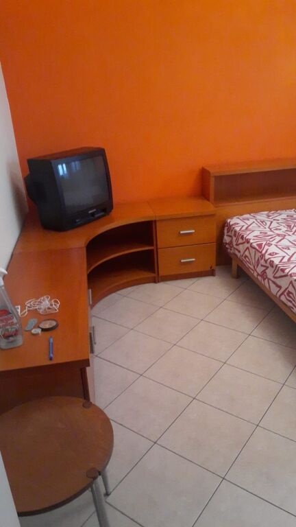 Apartament 1+1, Xhamia e Tabakeve!