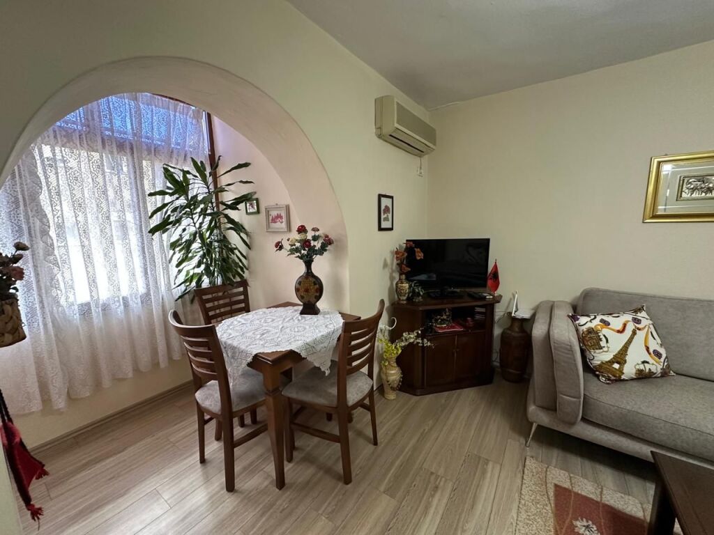 🏢Tek Ambasada Amerikane shitet apartament 1+1, 15,000,000Leke