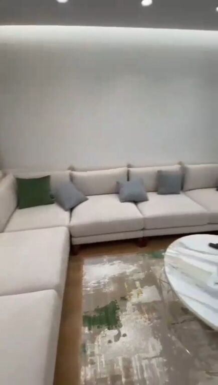 Apartament per qera 2+1 me 2 poste parkimi tek kopshti botanik